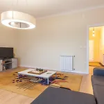Feel At - Free Private Parking Apartament