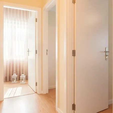 Feel At - Free Private Parking *