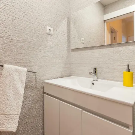 Feel At - Free Private Parking Braga