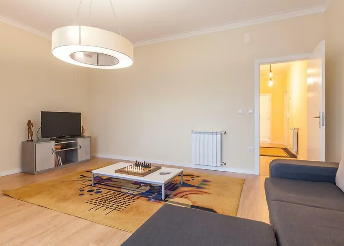 Feel At - Free Private Parking Apartment