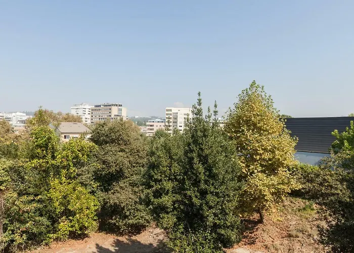 Feel At - Free Private Parking Apartment *